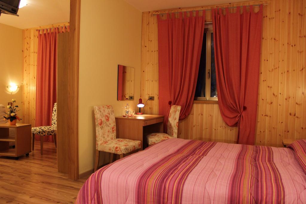 Albergo Ristorante Montecucco Da Tobia Sigillo Room photo